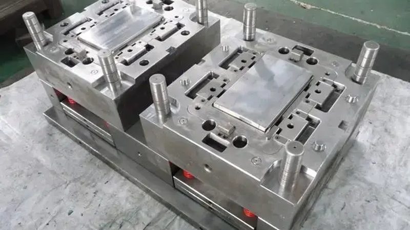 双色模具：汽车内饰精工之选**