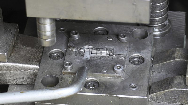 深圳双色模具：揭秘其制造工艺与品质标准