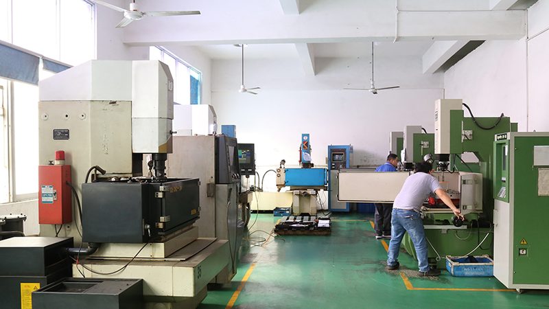 模具配件材质选择，如何确保报价单的准确性？**
