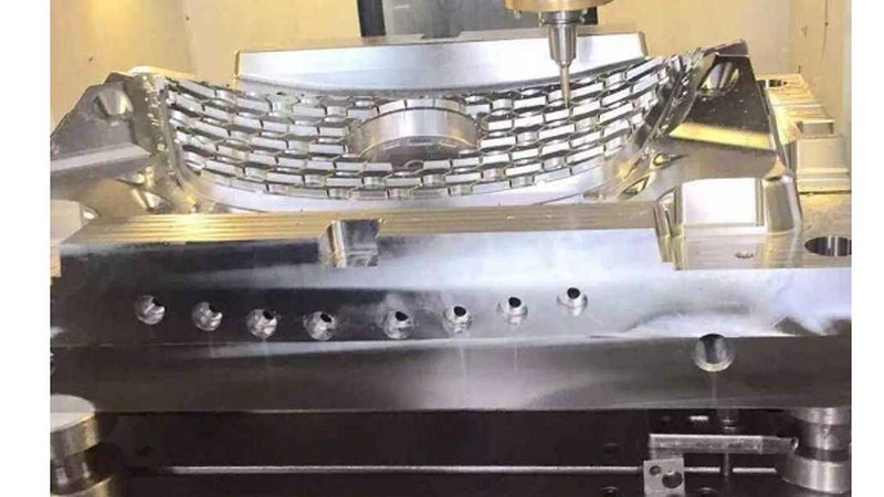 汽车冲压模具：品牌背后的技术解析**