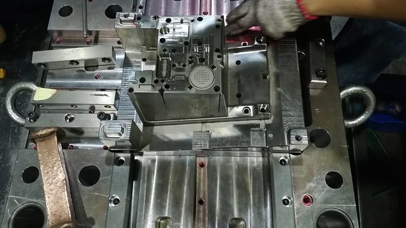 成都精密模具加工价格背后的考量因素