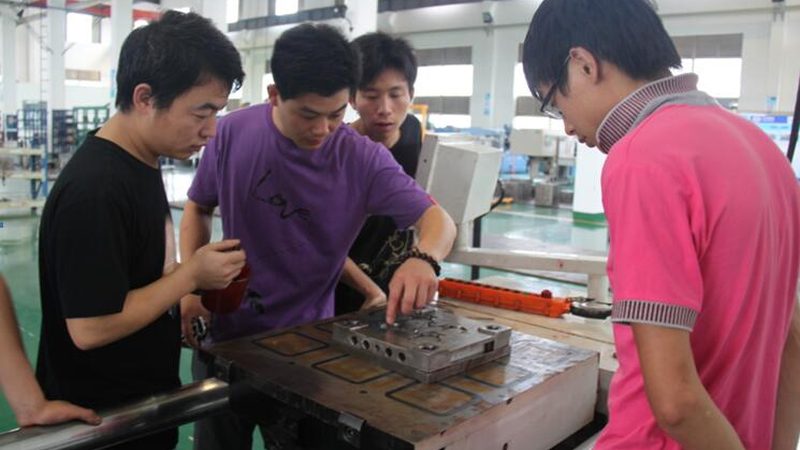 塑料模具配件安装：关键步骤与注意事项**